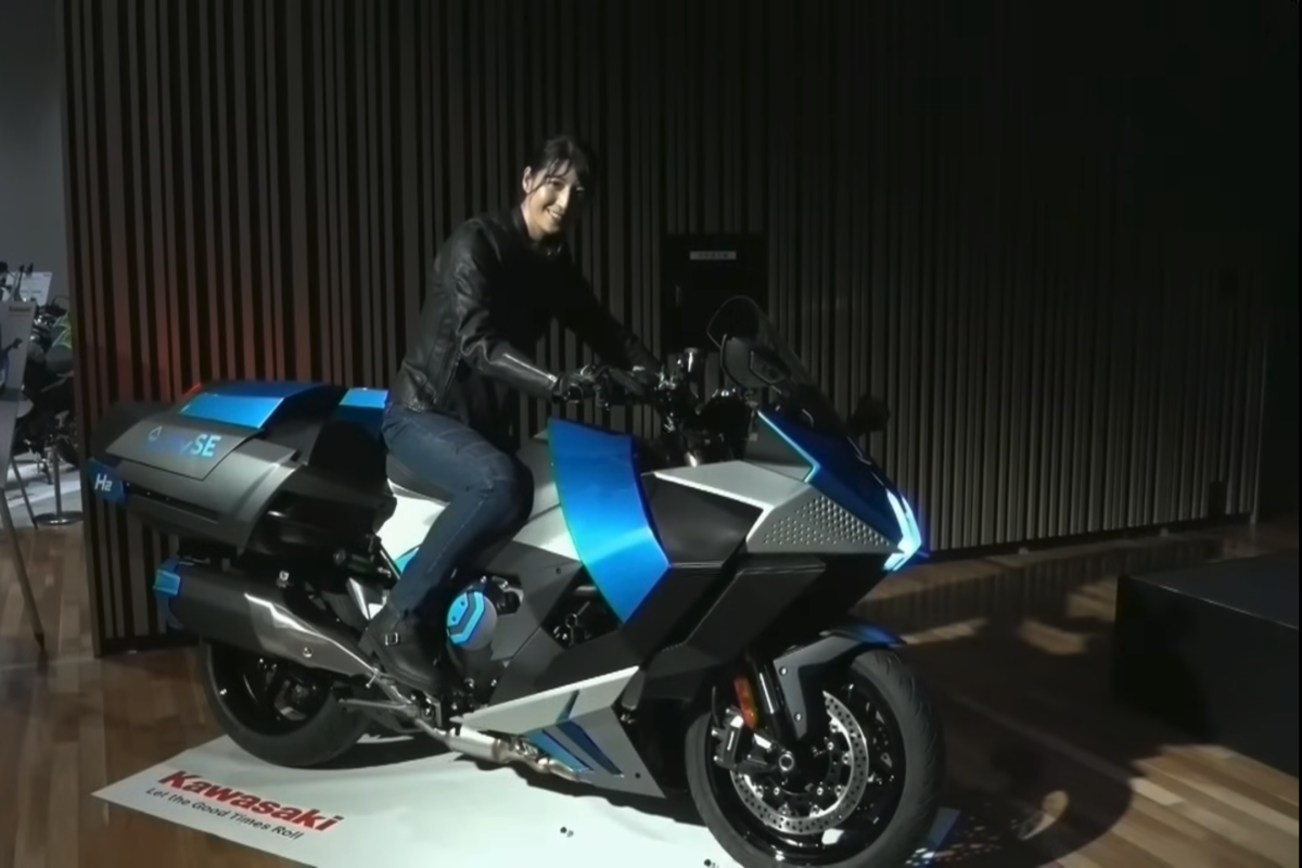 Kawasaki has built a hydrogen powered supercharged Ninja H2 SX
